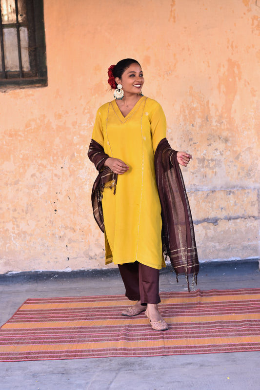 "Golden Elegance: Banarasi Silk Kurta Pant Dupatta Set "